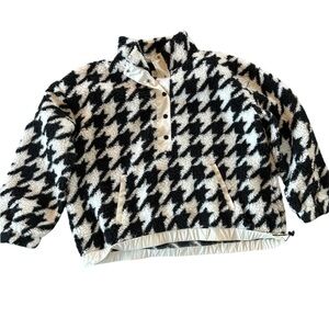 Houndstooth pullover fleece